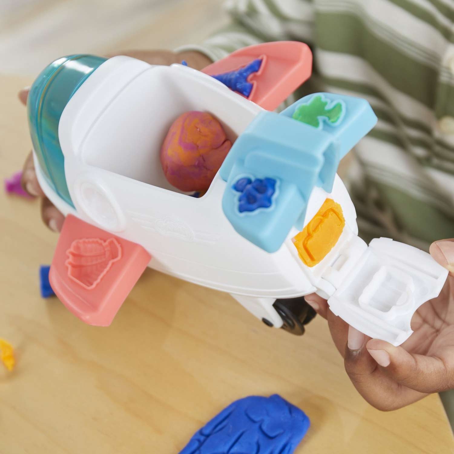 Play-Doh Airplane Explorer Starter Set - 4 Tubs - photo 8